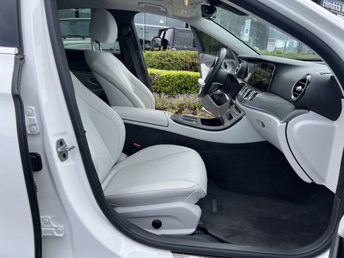 Used 2022 Mercedes-Benz E 350 Sedan w/ Driver Assistance Package image 34