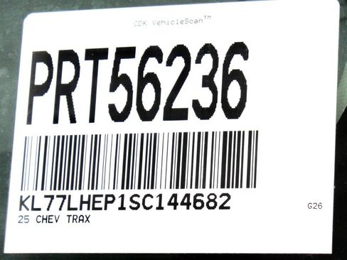 Used 2025 Chevrolet Trax LT FWD image 31