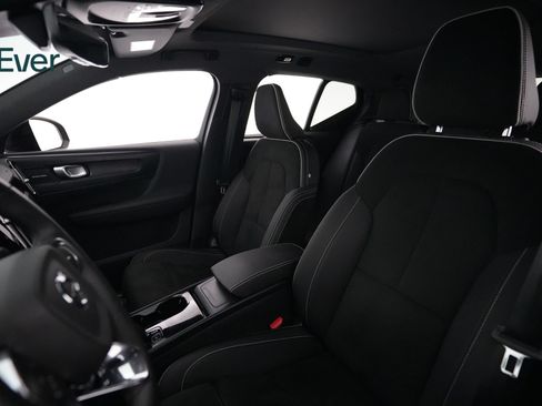 Used 2023 Volvo XC40 Recharge Ultimate AWD/4WD image 4