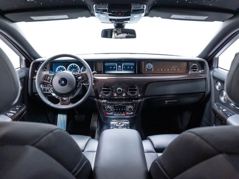 Used 2024 Rolls-Royce Phantom Sedan w/ The Phantom Package RWD image 37