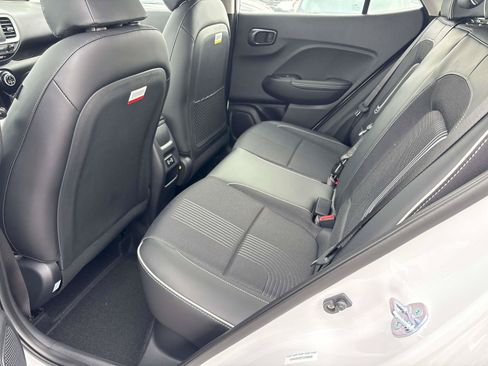 Used 2026 Hyundai Venue SEL FWD image 6