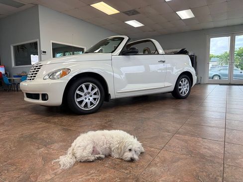 Used 2008 Chrysler PT Cruiser Convertible FWD image 2