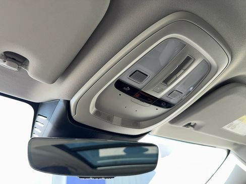 Certified 2025 Volvo V60 B5 Cross Country Plus image 24