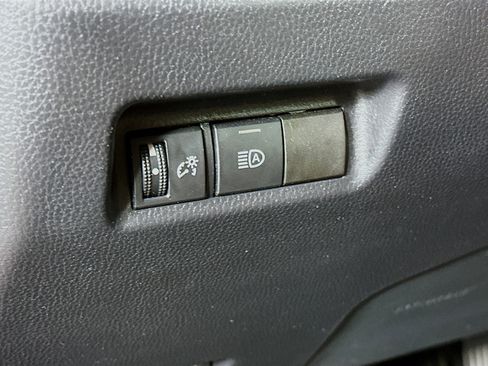 Used 2020 Toyota RAV4 LE image 16