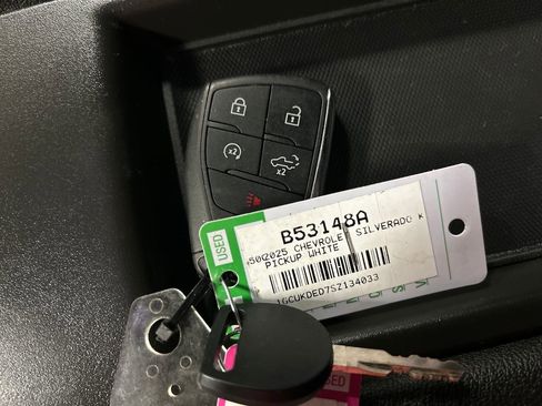 Used 2025 Chevrolet Silverado 1500 LT image 22