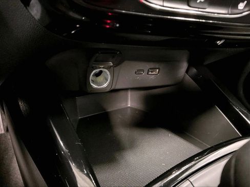 Used 2025 Chevrolet Trax LT w/ LT Convenience Package FWD image 26