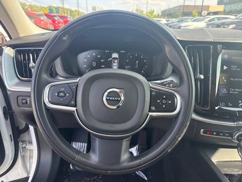 Used 2020 Volvo XC60 T5 Momentum w/ Protection Package Premier AWD/4WD image 16
