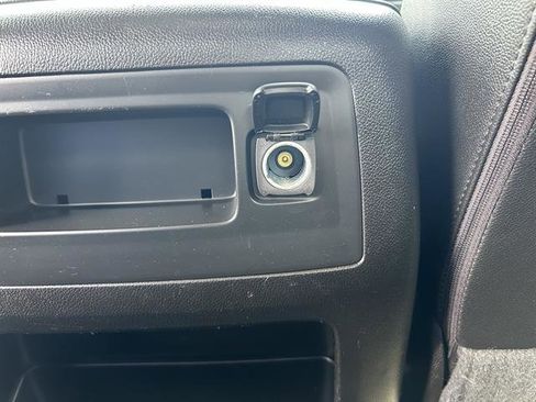 Certified 2017 GMC Sierra 1500 SLT w/ SLT Preferred Package image 32