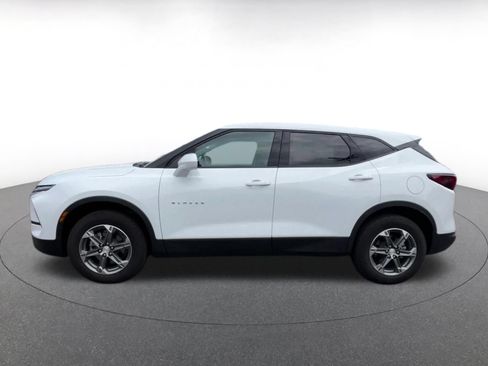 Used 2025 Chevrolet Blazer LT FWD image 8