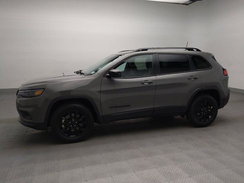 Used 2023 Jeep Cherokee Altitude Lux image 2