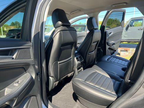 Used 2022 Ford Edge SEL image 19