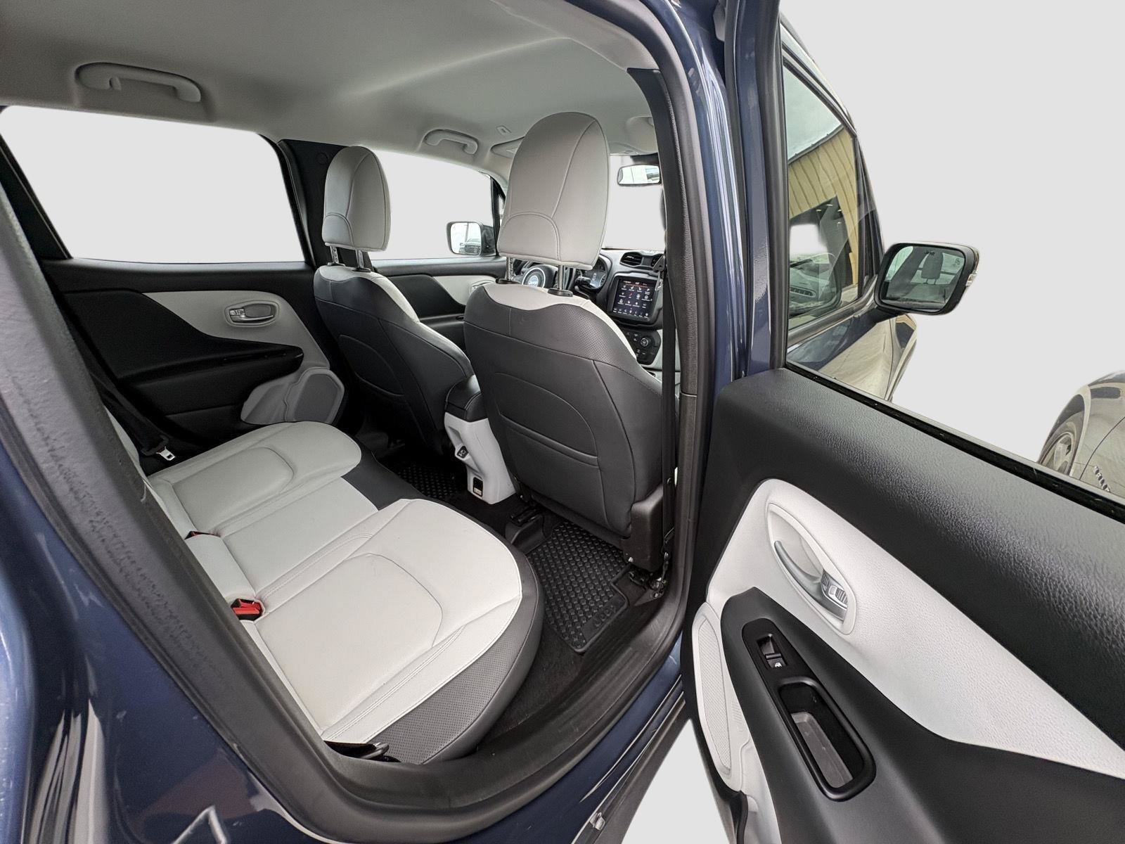 Used 2022 Jeep Renegade Limited AWD/4WD image 14