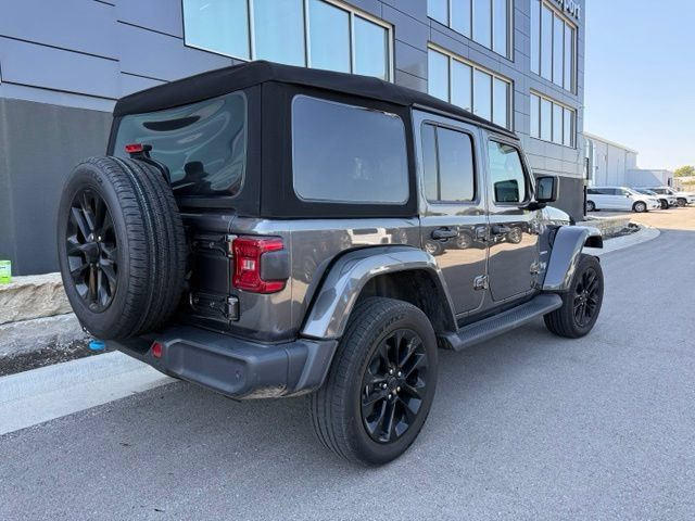 Used 2024 Jeep Wrangler Unlimited Sahara w/ Technology Group AWD/4WD image 3