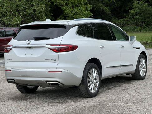 Used 2018 Buick Enclave Essence AWD/4WD image 37