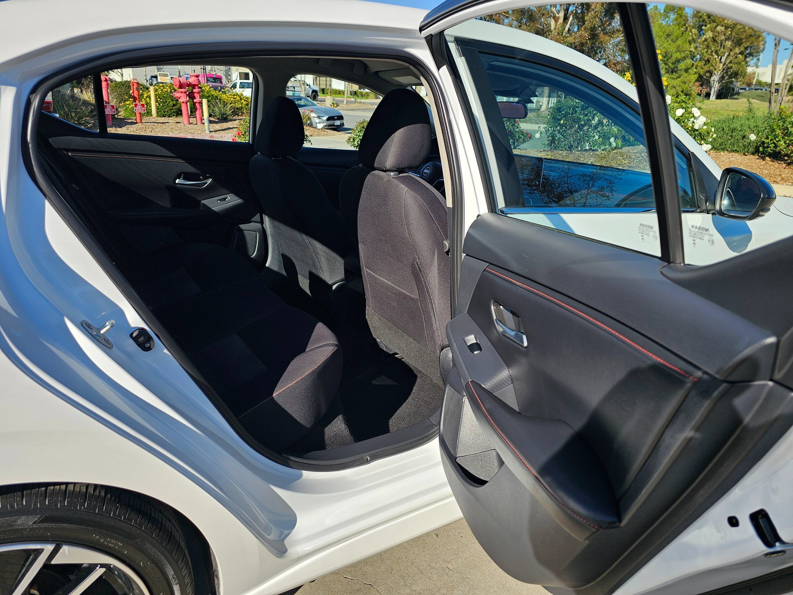 Used 2025 Nissan Sentra SR FWD image 26