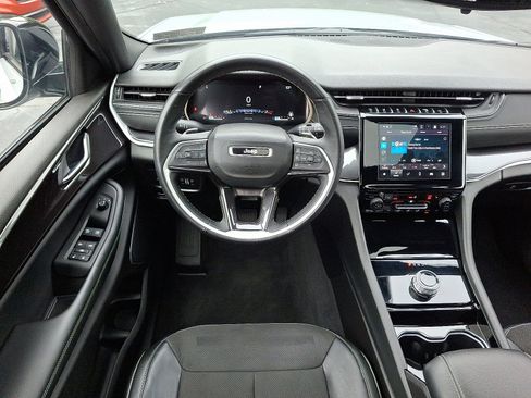 Certified 2022 Jeep Grand Cherokee L Laredo image 13