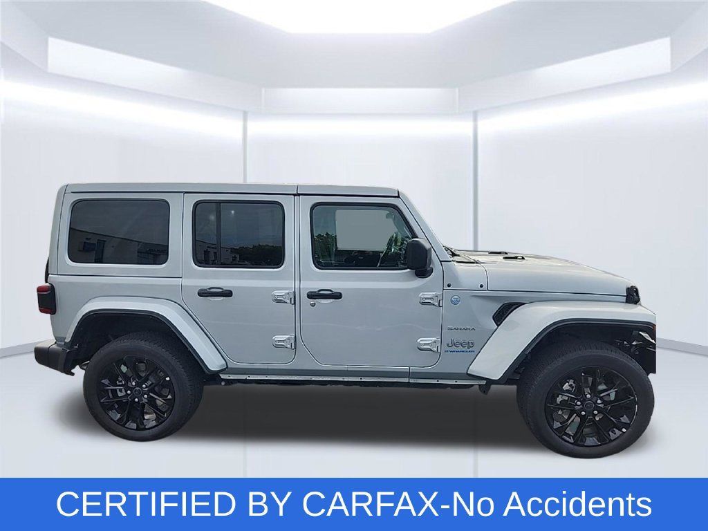 Used 2024 Jeep Wrangler Unlimited Sahara AWD/4WD image 2