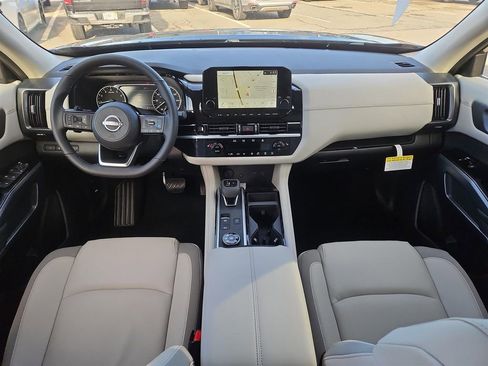 New 2025 Nissan Pathfinder SL image 20