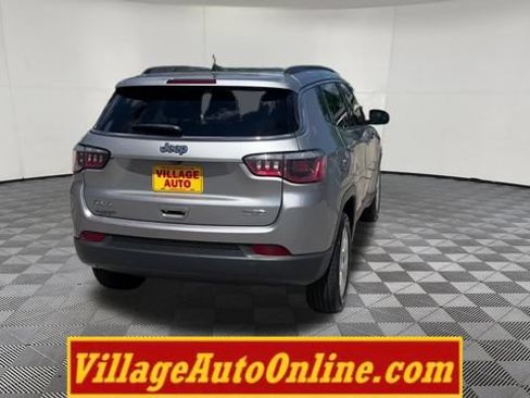 Used 2018 Jeep Compass Latitude w/ Popular Equipment Group AWD/4WD image 42