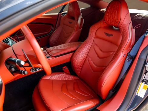 Used 2019 Aston Martin DBS Superleggera RWD image 7