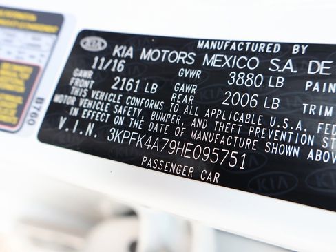 Used 2017 Kia Forte LX image 36