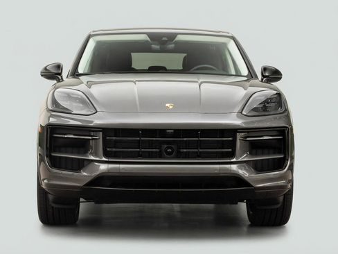 Used 2025 Porsche Cayenne S image 12