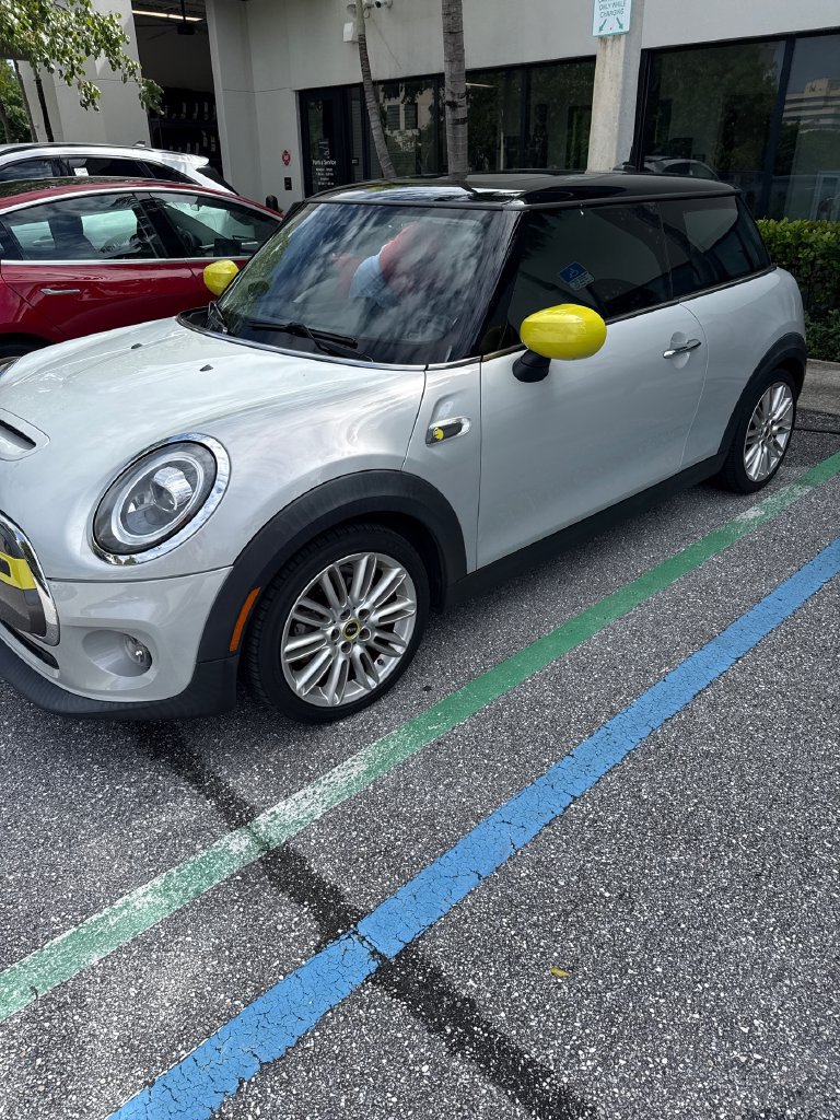 Used 2021 MINI Cooper SE w/ 6.5" Touchscreen Package FWD image 1