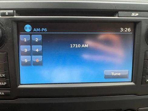 Used 2017 Nissan Titan SV RWD image 28