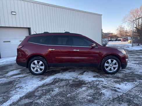 Used 2016 Chevrolet Traverse LT w/ Style and Technology Package image 6
