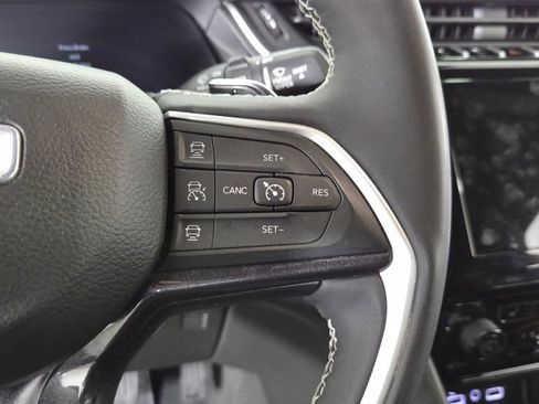 Used 2023 Jeep Grand Cherokee L Laredo image 19