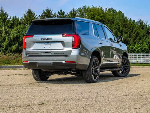 Used 2025 GMC Yukon Elevation w/ LPO, Yukon Black Package AWD/4WD image 9