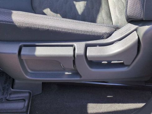 Used 2025 Nissan Pathfinder S FWD image 12