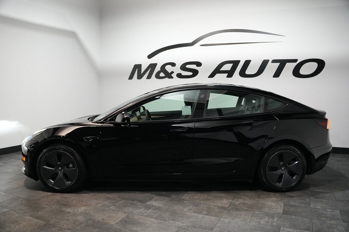 Used 2023 Tesla Model 3 Standard Range RWD image 4