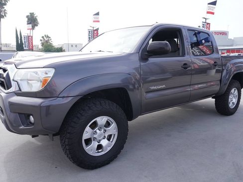 Used 2014 Toyota Tacoma PreRunner w/ TRD Off-Road Package RWD image 4