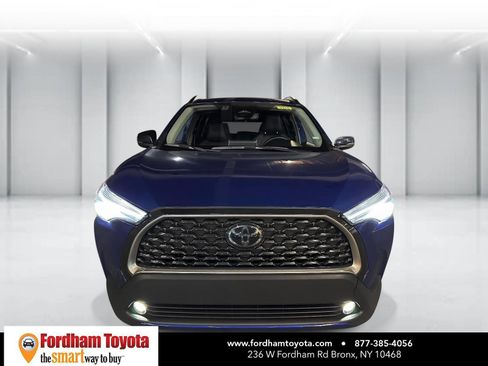 Certified 2025 Toyota Corolla Cross XLE AWD/4WD image 9