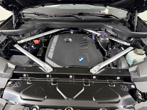 New 2026 BMW X5 xDrive40i w/ M Sport Package AWD/4WD image 32