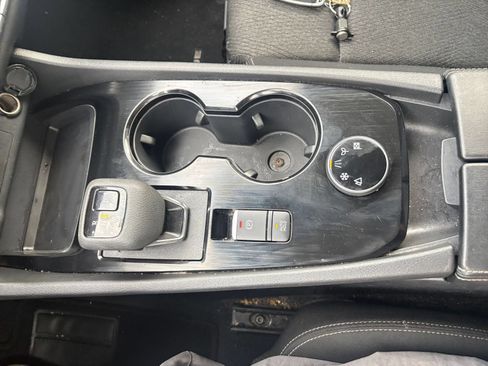 Used 2025 Nissan Rogue SV AWD/4WD image 43