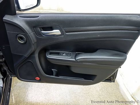 Used 2013 Chrysler 300 S RWD image 21
