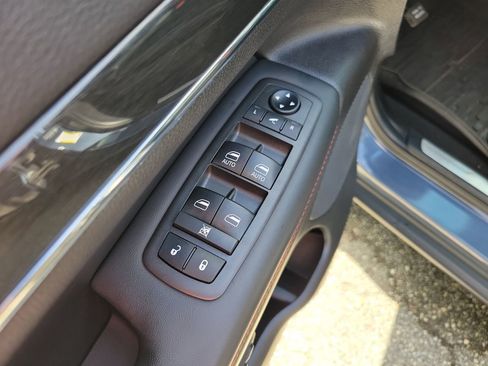 Used 2021 Jeep Grand Cherokee Trailhawk w/ Trailhawk Luxury Group AWD/4WD image 15