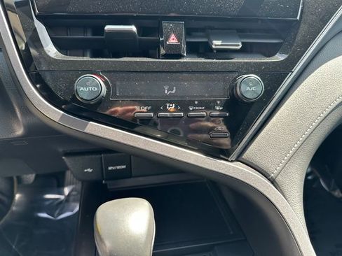 Used 2024 Toyota Camry SE FWD image 17