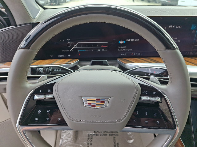 Used 2025 Cadillac Escalade ESV Sport Platinum w/ LPO, ONYX Package AWD/4WD image 4