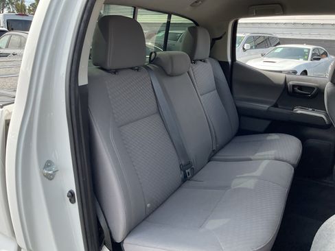 Used 2022 Toyota Tacoma SR5 AWD/4WD image 20
