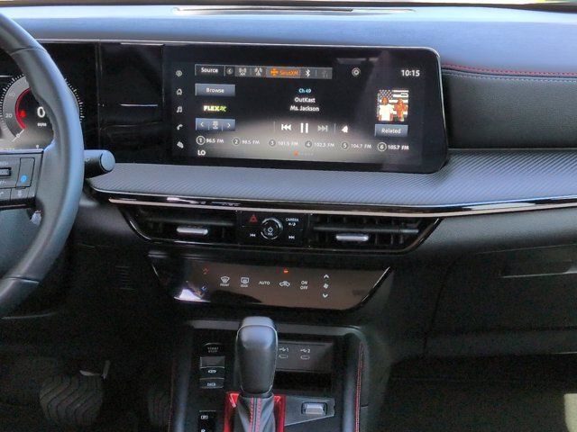 Used 2025 Nissan Kicks SR FWD image 17