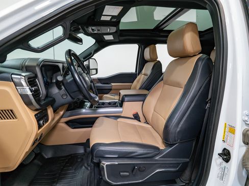 Used 2023 Ford F250 Lariat w/ Chrome Package image 20