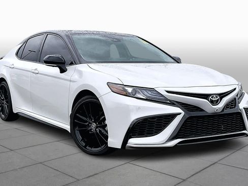 Used 2024 Toyota Camry XSE w/ Navigation Package image 3