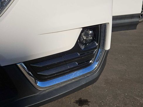 Used 2024 GMC Terrain SLT image 11