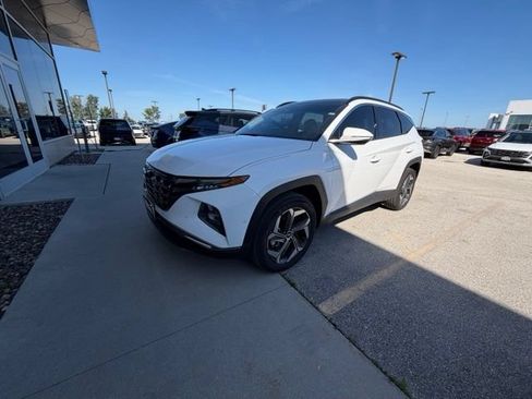 Certified 2024 Hyundai Tucson Limited AWD/4WD image 2