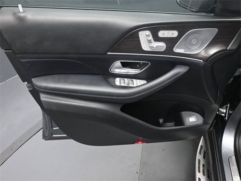 Used 2020 Mercedes-Benz GLE 350 w/ Premium Package image 11