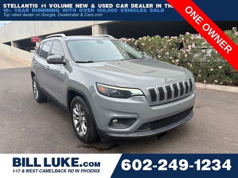 Used 2020 Jeep Cherokee Latitude Plus w/ Comfort/Convenience Group FWD image 1