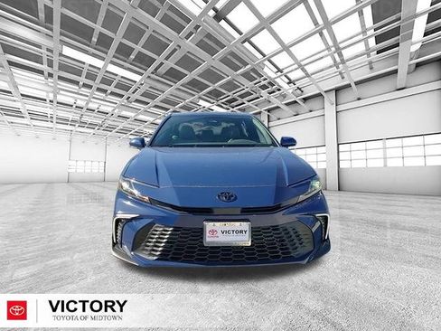 Used 2026 Toyota Camry SE image 9